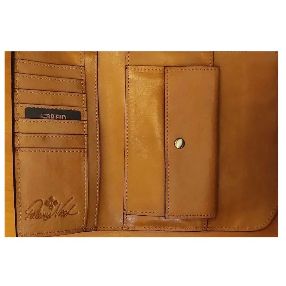 💥 Patricia Nash Cori Wallet with RFID Protection - Picture 2 of 9
